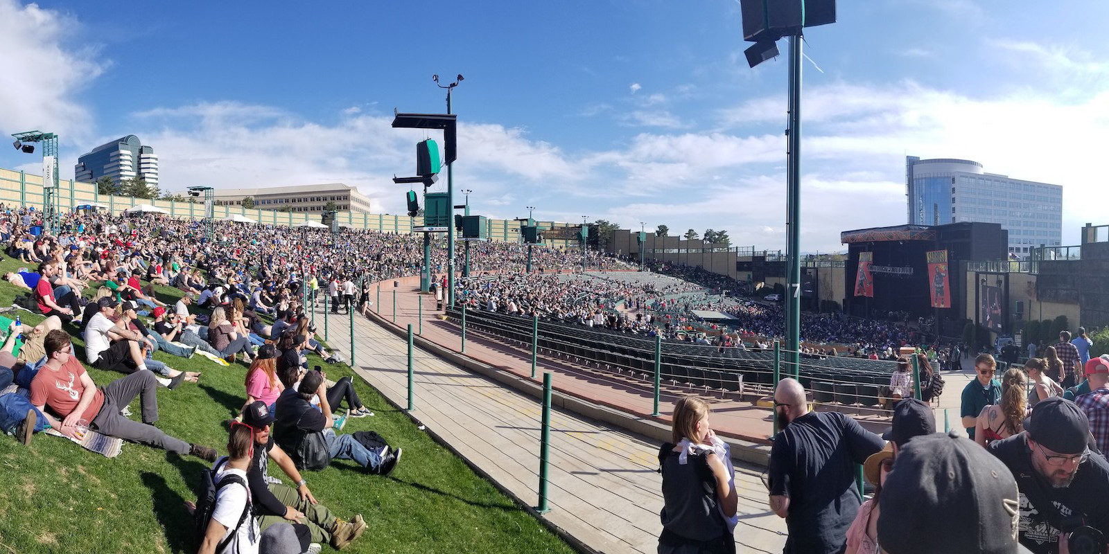 Image of the crowd at Fiddler's Green Amphitheatre in Greenwood, Colorado